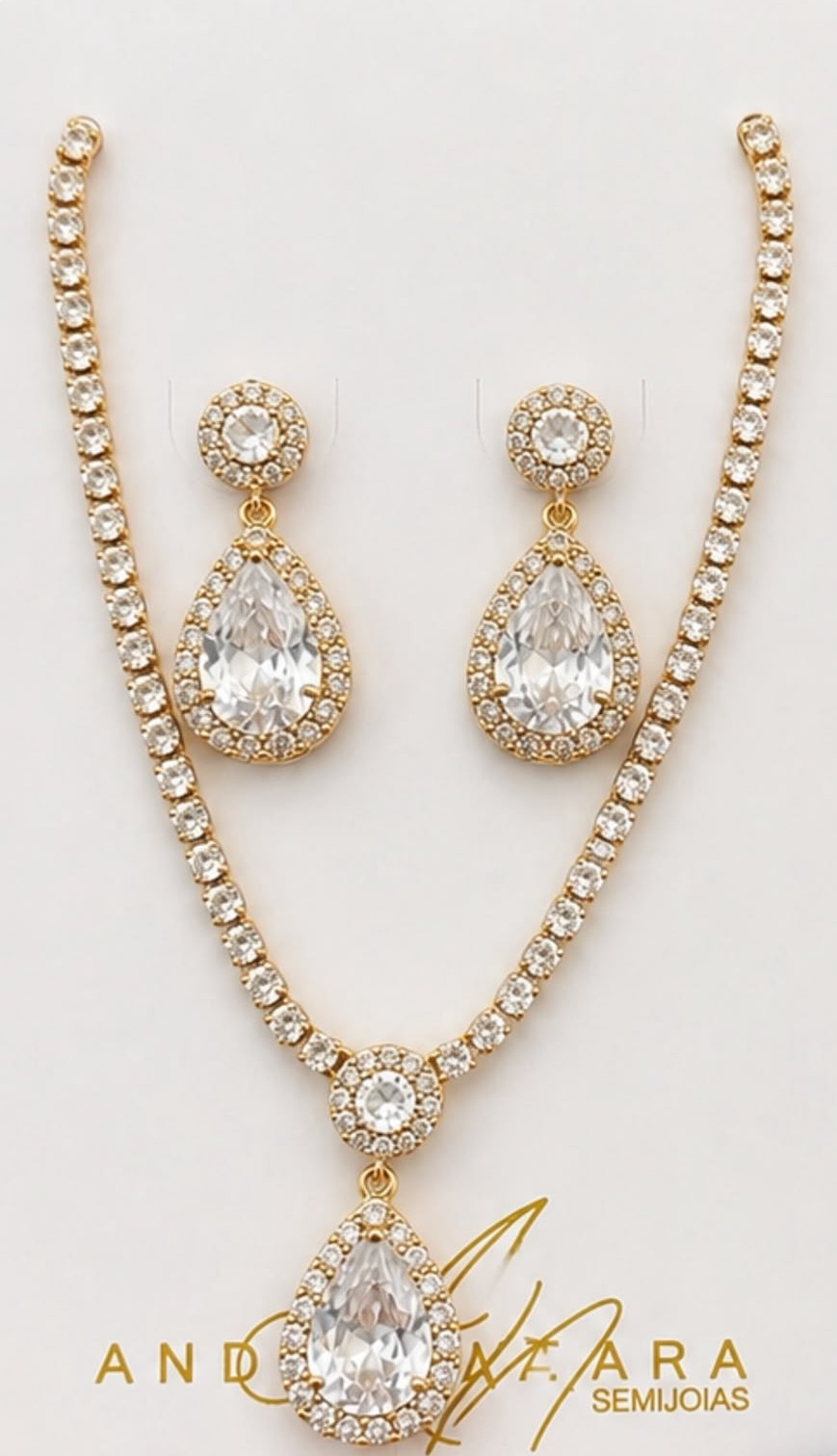 Conjunto de colar e brincos com cristal transparente
