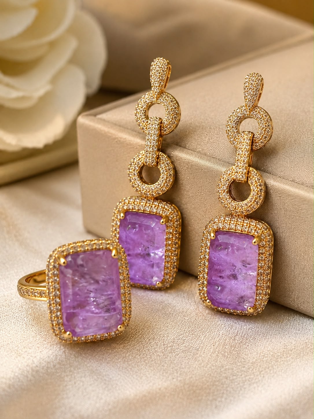 Conjunto de anel e brincos com pedra ametista